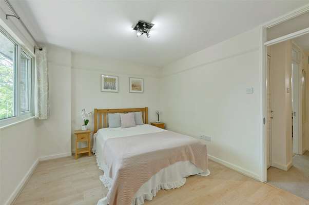 House Leaf Close in Greater London