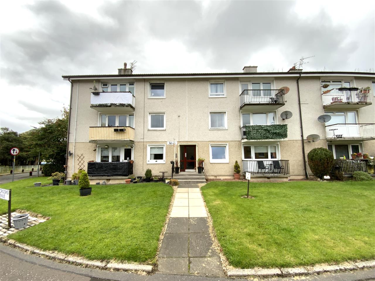Flat West Mains Road in East Kilbride