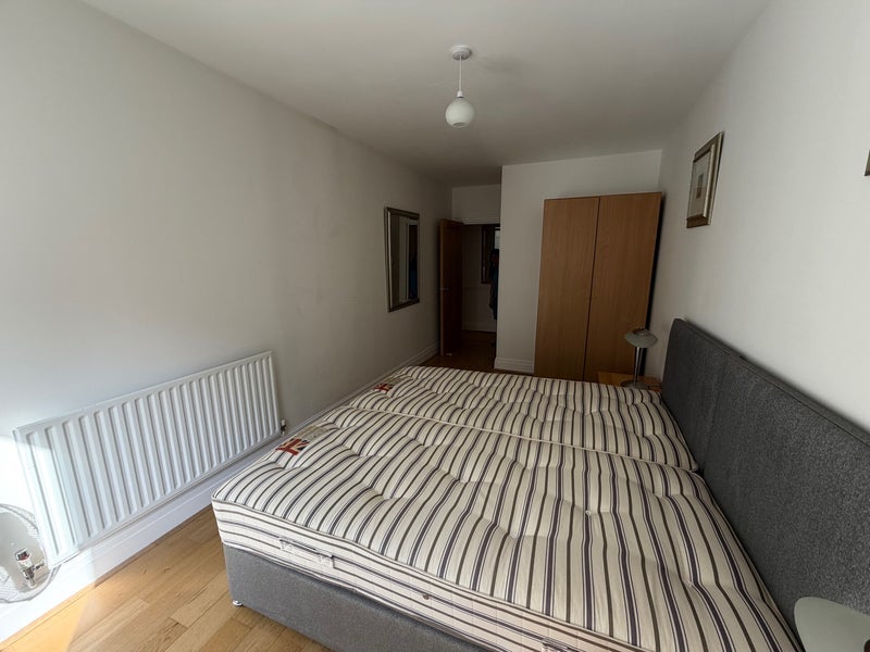 Room Warwick Road in Greater London