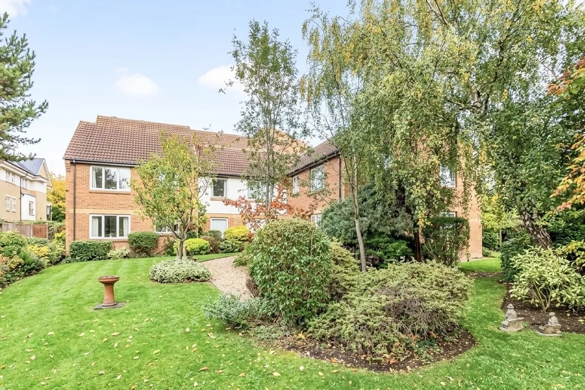 Flat Linkfield Lane in Reigate and Banstead