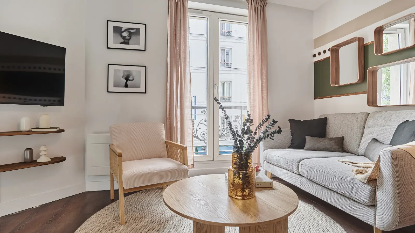 Flat Rue de Nemours in Paris