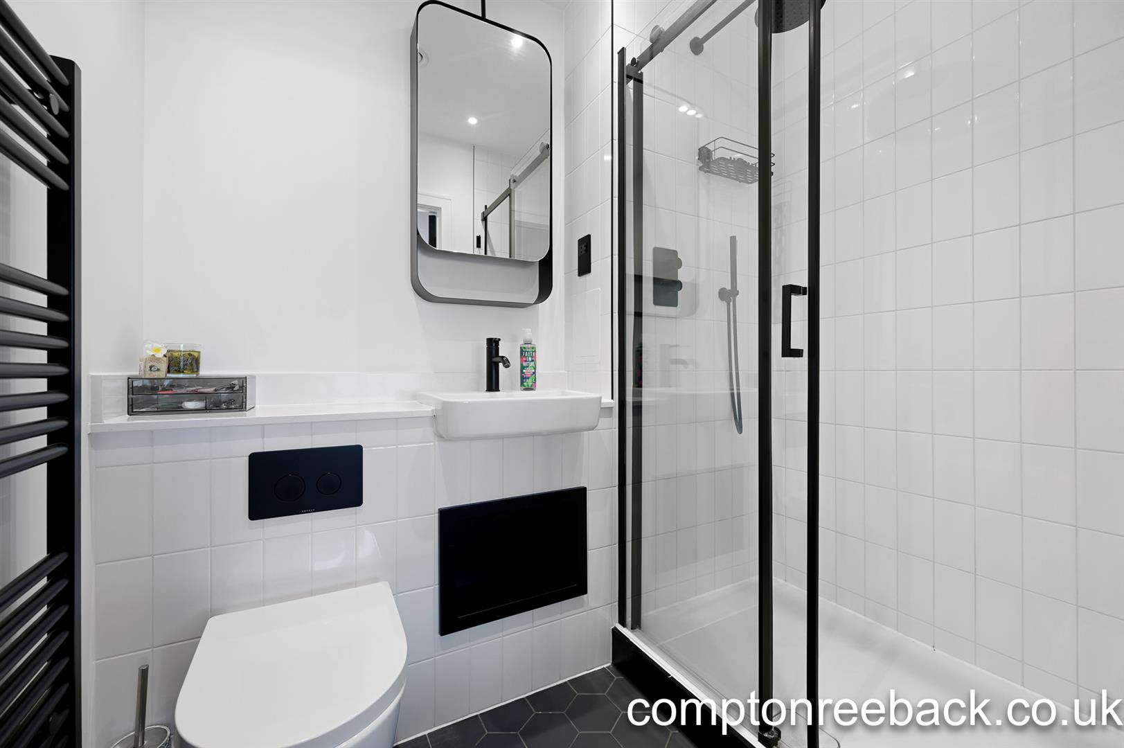 Flat Chippenham Gardens in Greater London