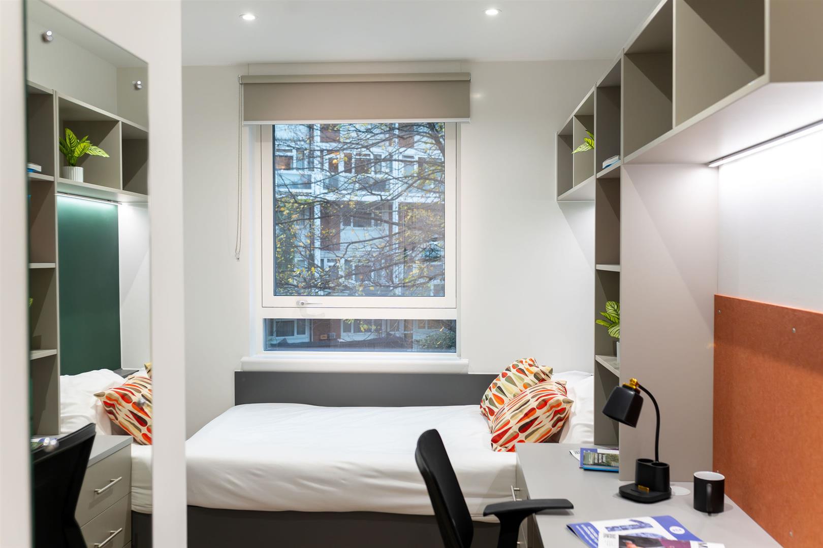 House Kennington Lane in Greater London
