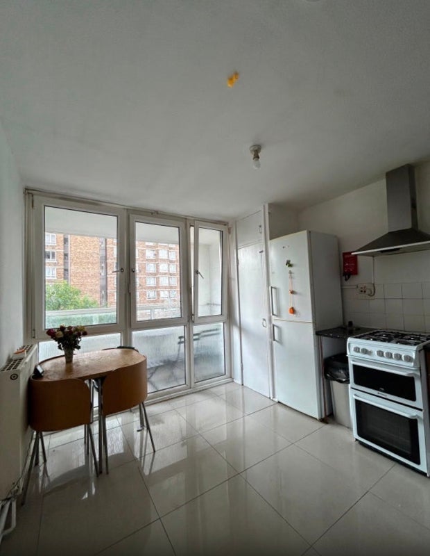 Room Peerless Street in Greater London