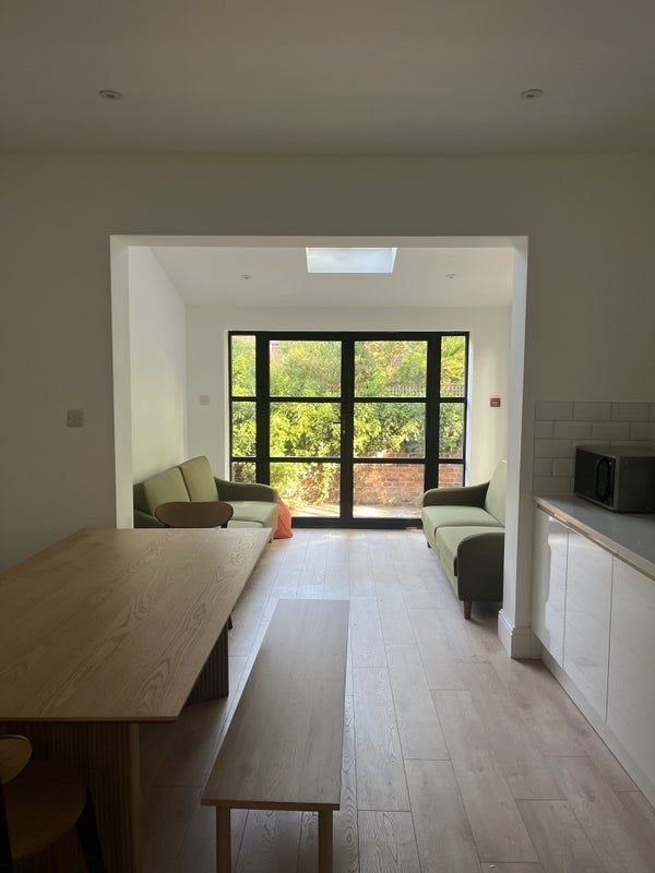 Room Clifton Road in Manchester