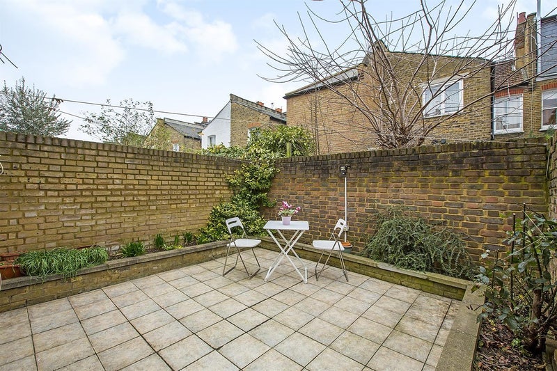 Room Rowallan Road in Greater London