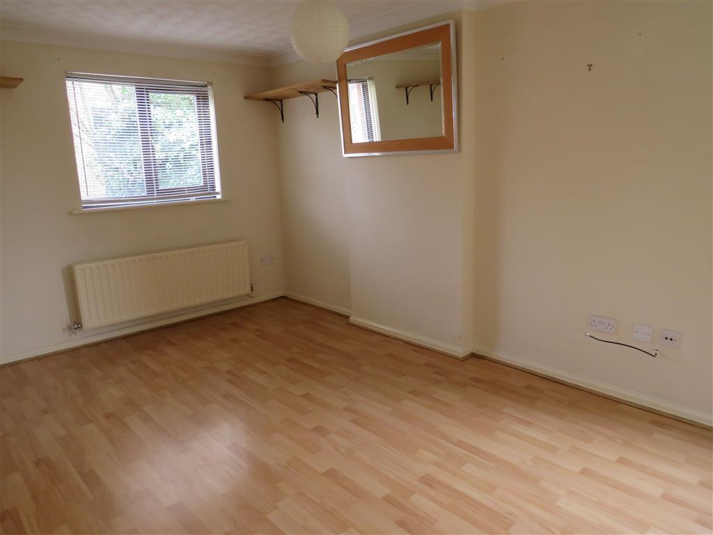 Flat Vienna Grove in Milton Keynes