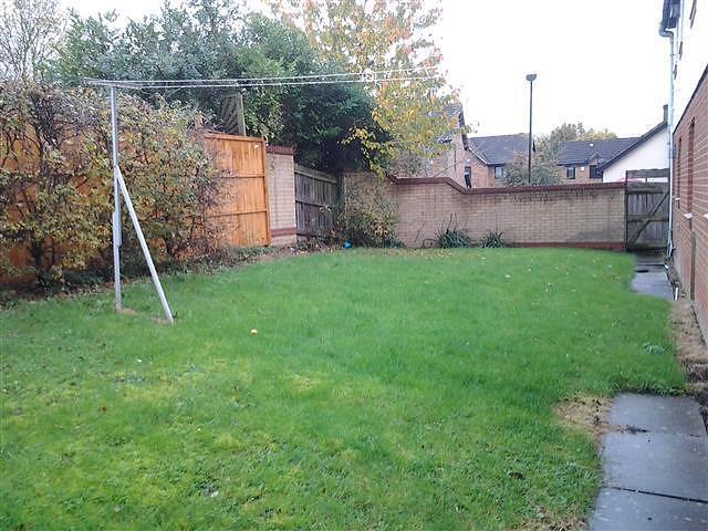 Flat Vienna Grove in Milton Keynes