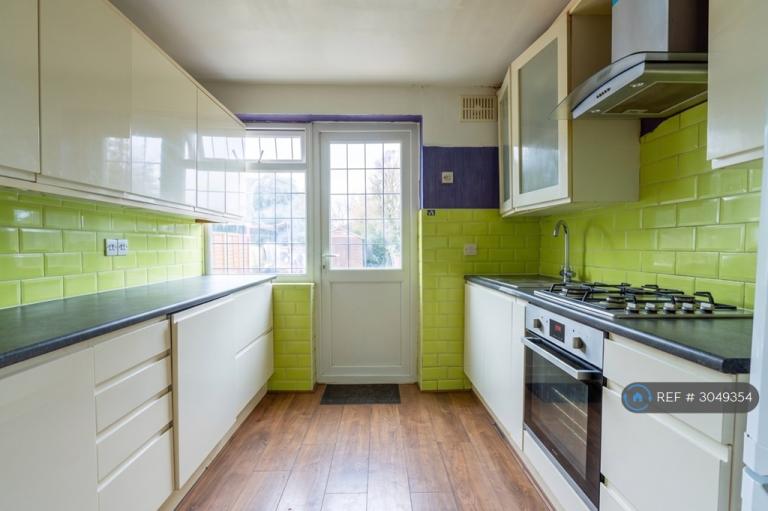 House Vicarage Farm Road in Greater London