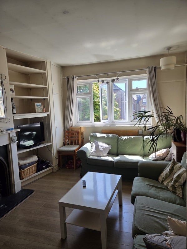 Room Honeywell Road in Greater London