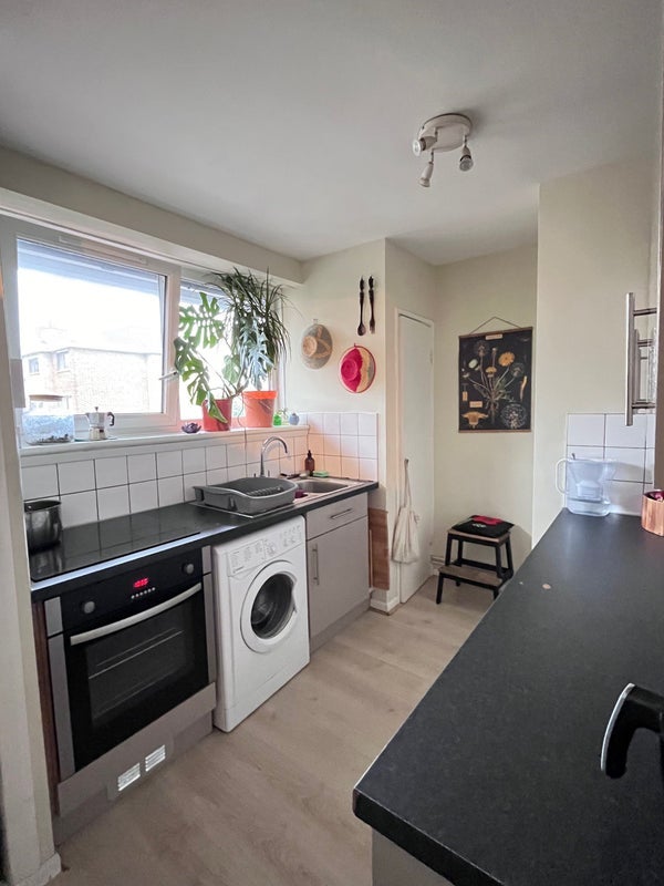 Room Bestwood Street in Greater London