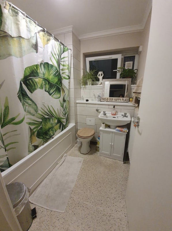 Room Bestwood Street in Greater London