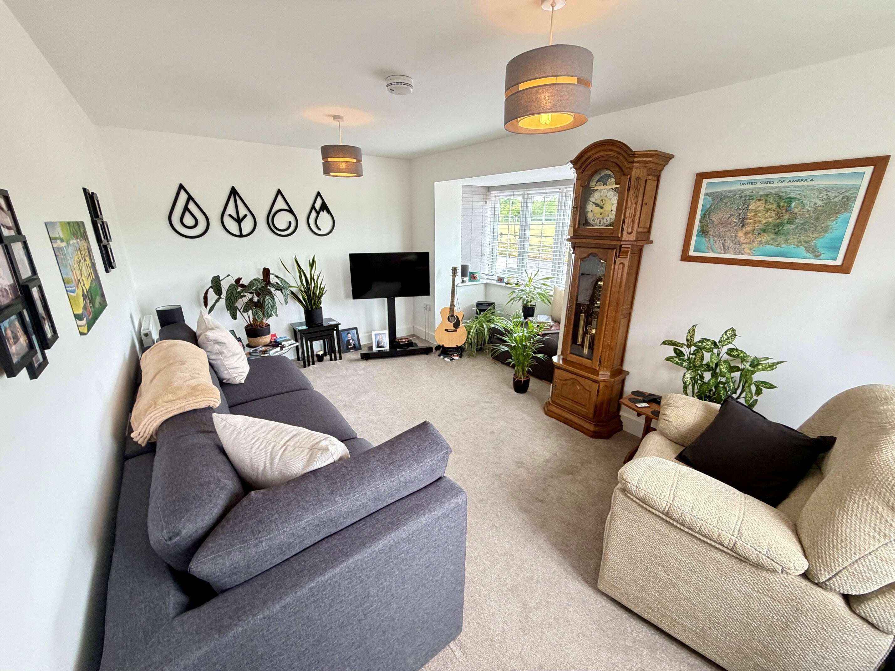 House Lovett Crescent in Charnwood