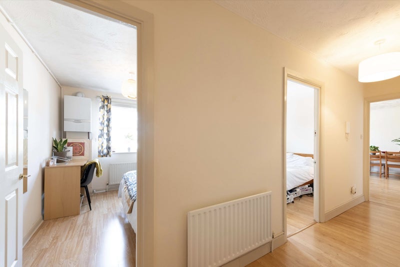 Room Bishops Way in Greater London