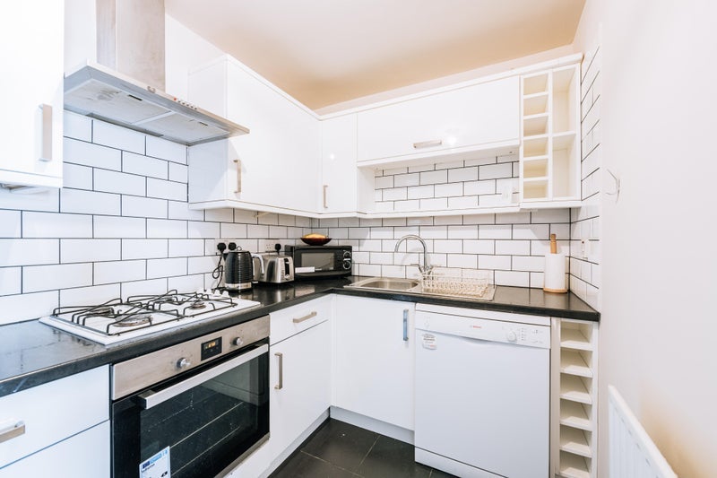 Room Bishops Way in Greater London