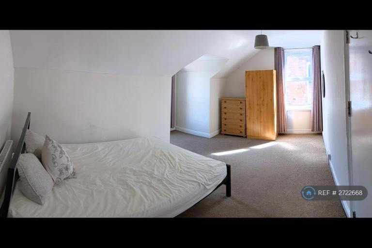 Room Mayo Road in Nottingham