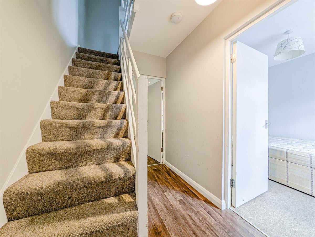 Flat Frensham Drive in Greater London