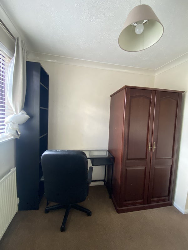 Room Neville Road in Bristol