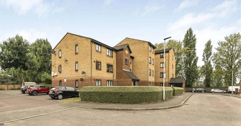 Flat Viking Place in Greater London