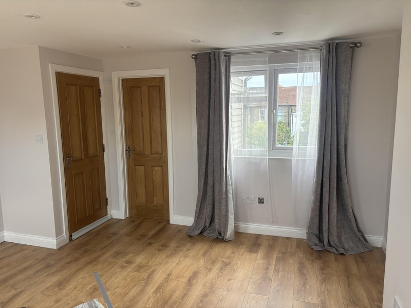 Room Hertford Road in Greater London