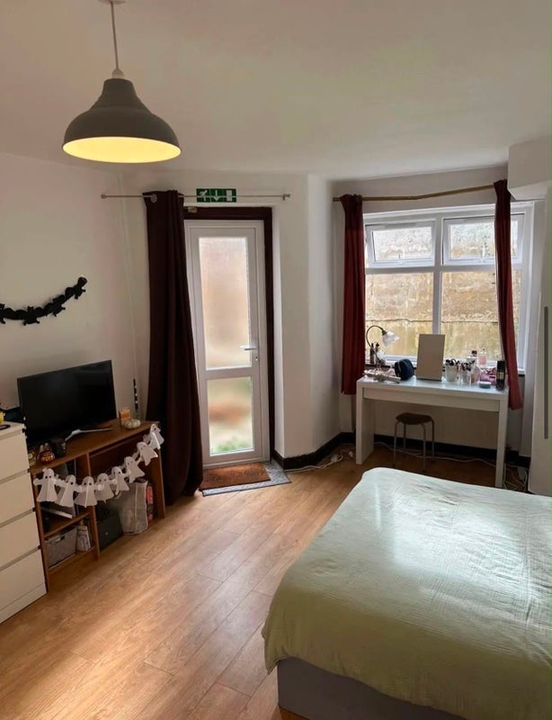 Room Dukes Avenue in Greater London