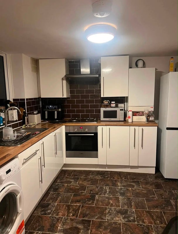 Room Dukes Avenue in Greater London