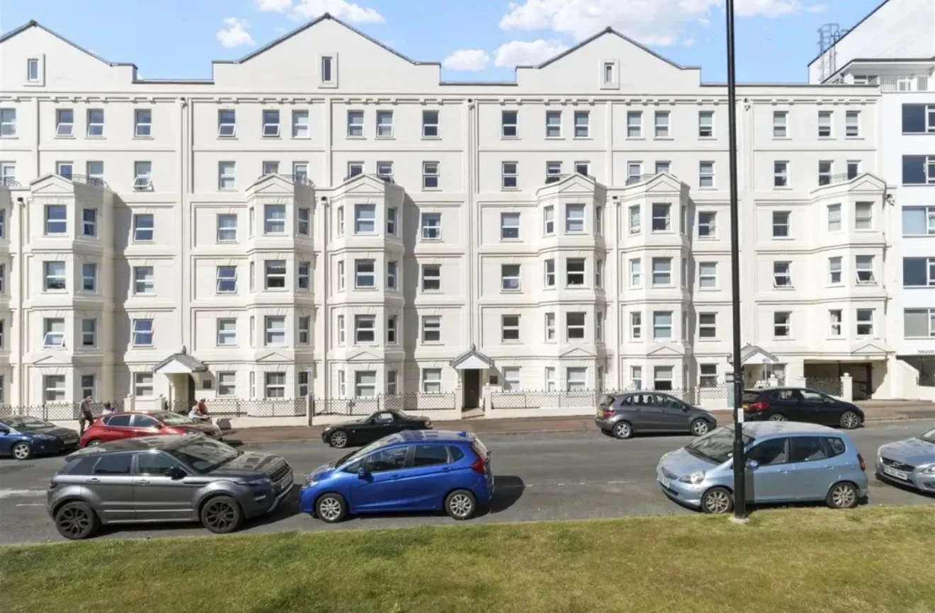 Flat Wilmington Square in Eastbourne