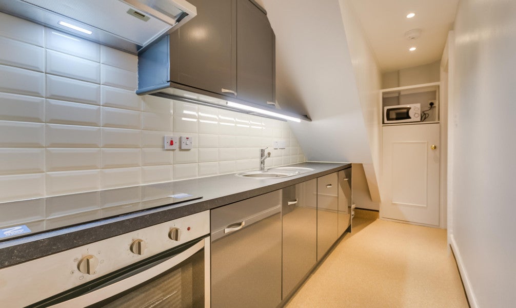 Flat Ifield Road in London