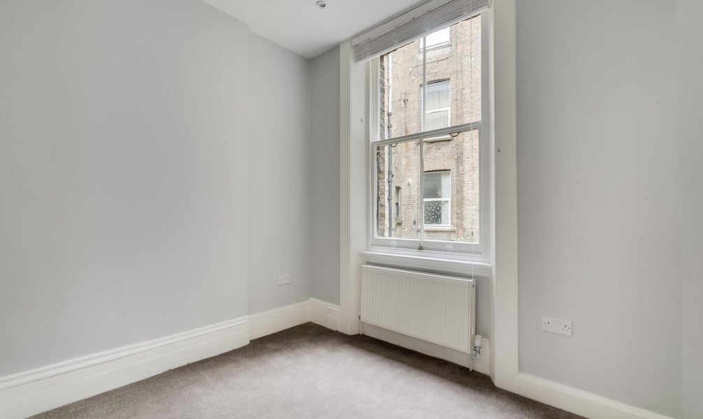 Flat Ifield Road in London