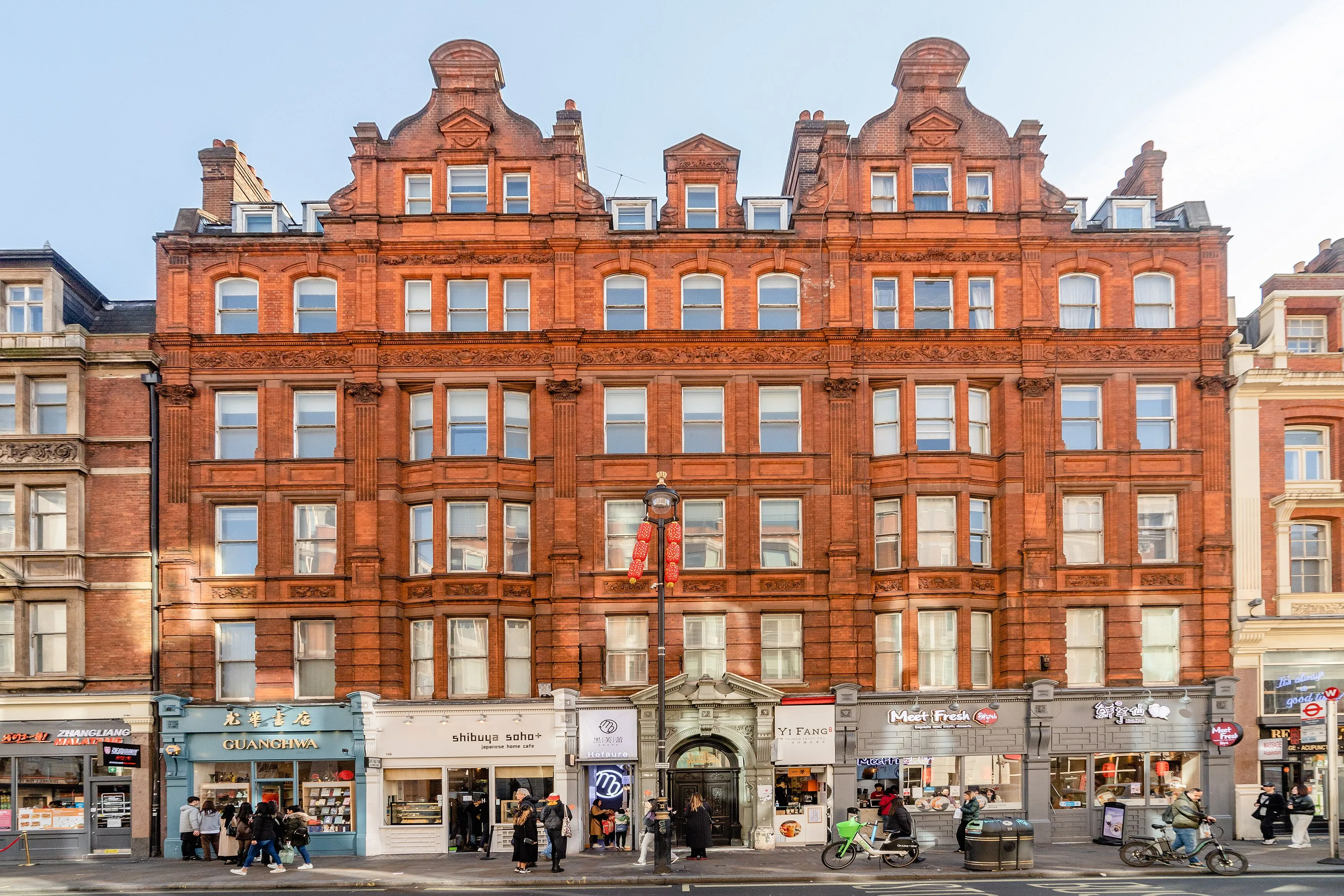 Flat Shaftesbury Avenue in City of Westminster