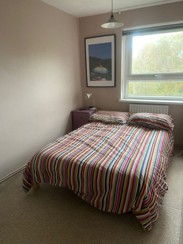 Flat Hind Grove in Greater London