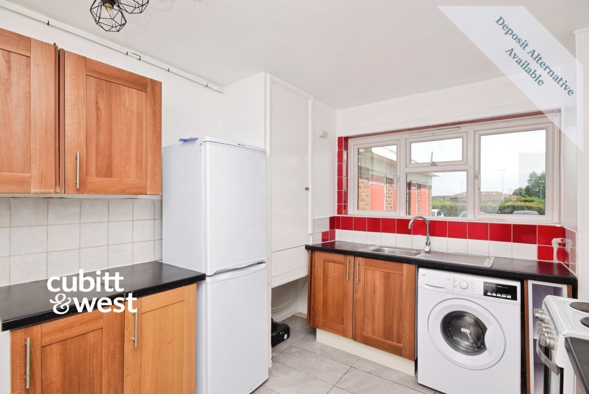 House Twickenham Close in Greater London