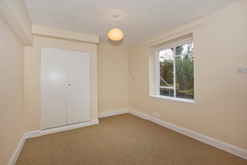 Flat Upper Grosvenor Road in Tunbridge Wells