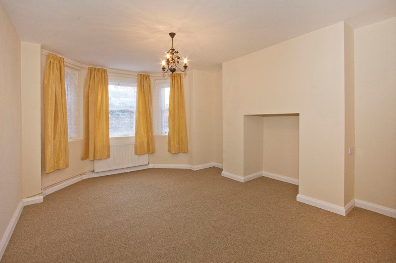 Flat Upper Grosvenor Road in Tunbridge Wells