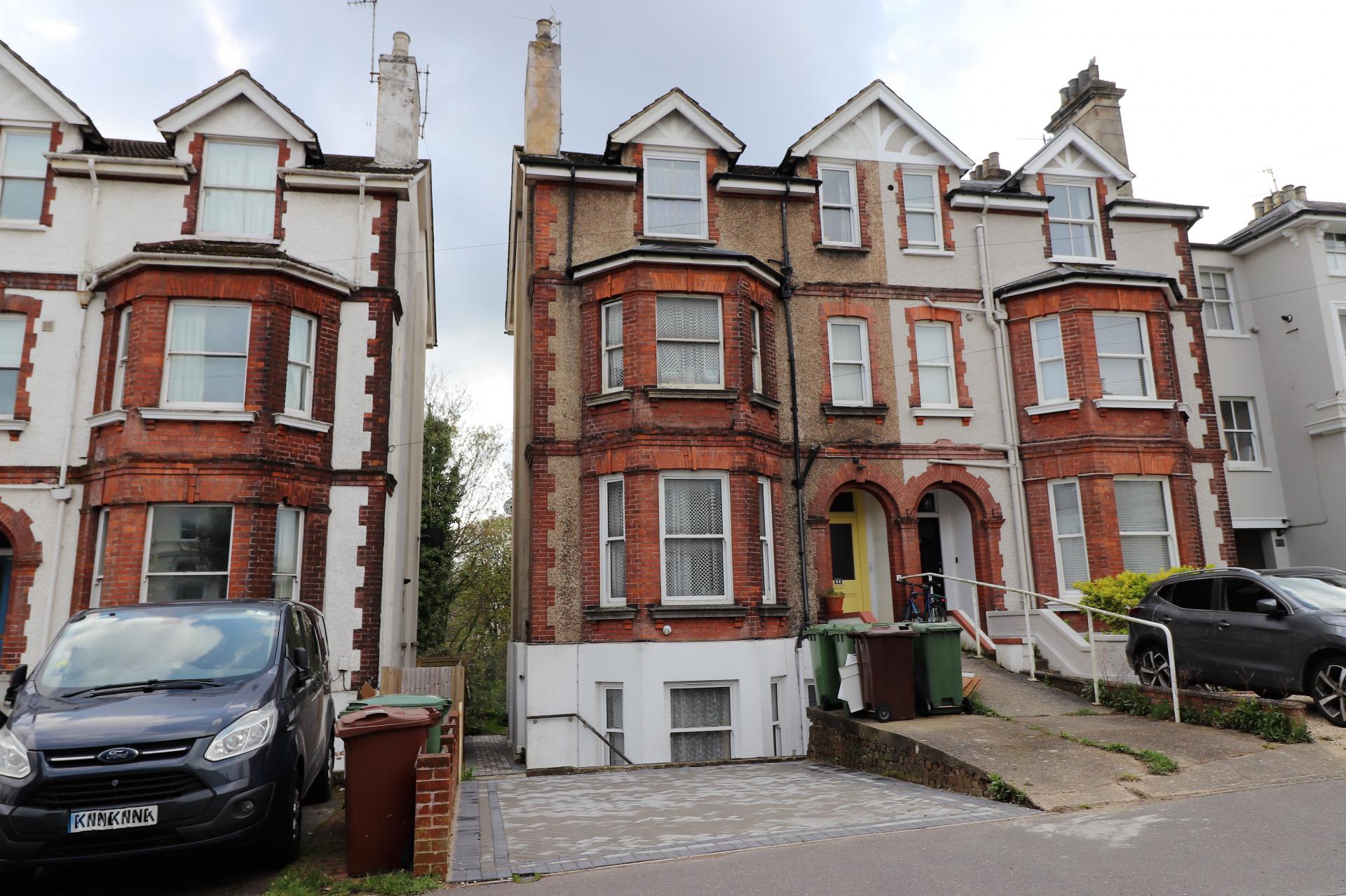 Flat Upper Grosvenor Road in Tunbridge Wells