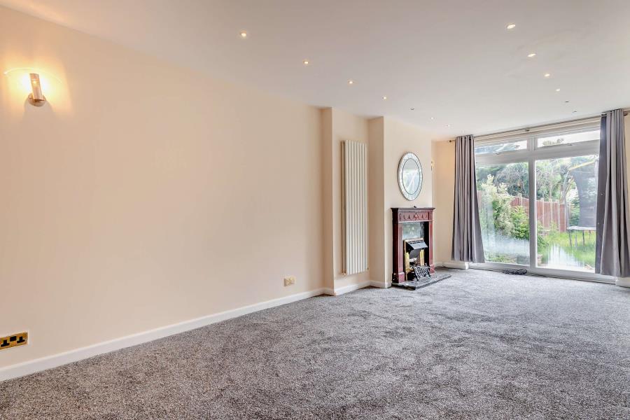 House Cannonbury Avenue in Greater London