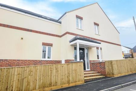 Flat Rowles Close in Kennington