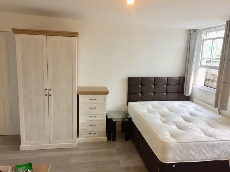 Flat Old Brompton Road in Greater London