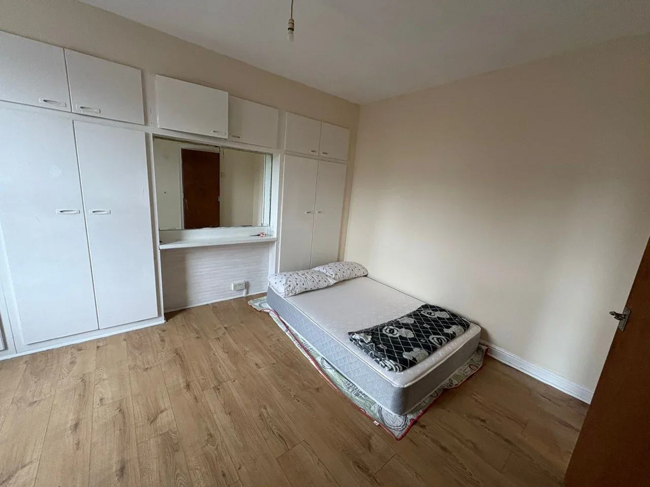 Room West Park Villas in Leeds
