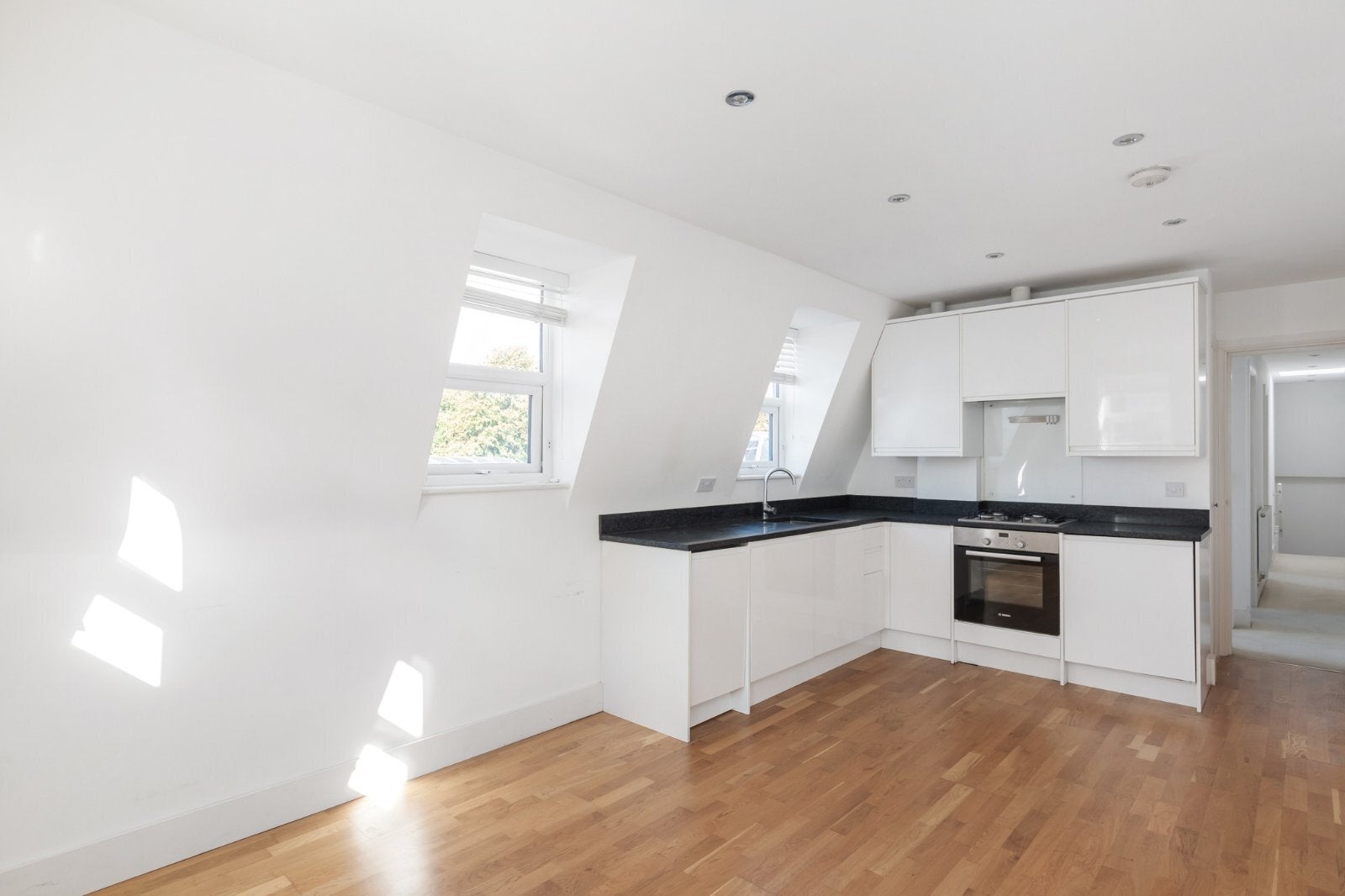 Flat Trinity Road in Greater London