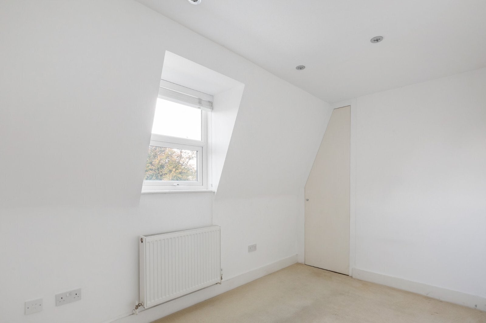 Flat Trinity Road in Greater London