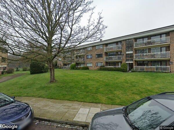 Flat Greenacres in Greater London