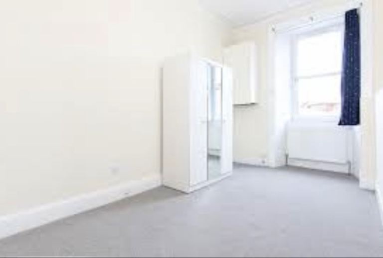 Flat Brunswick Road in City of Edinburgh