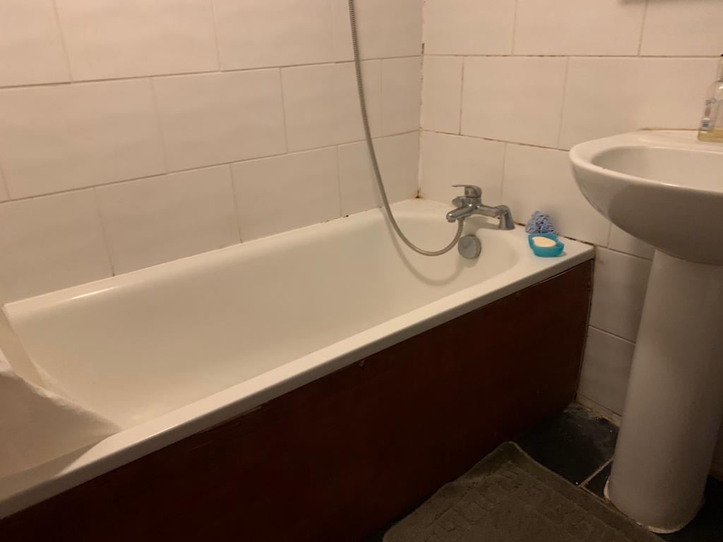Room High Road in Greater London