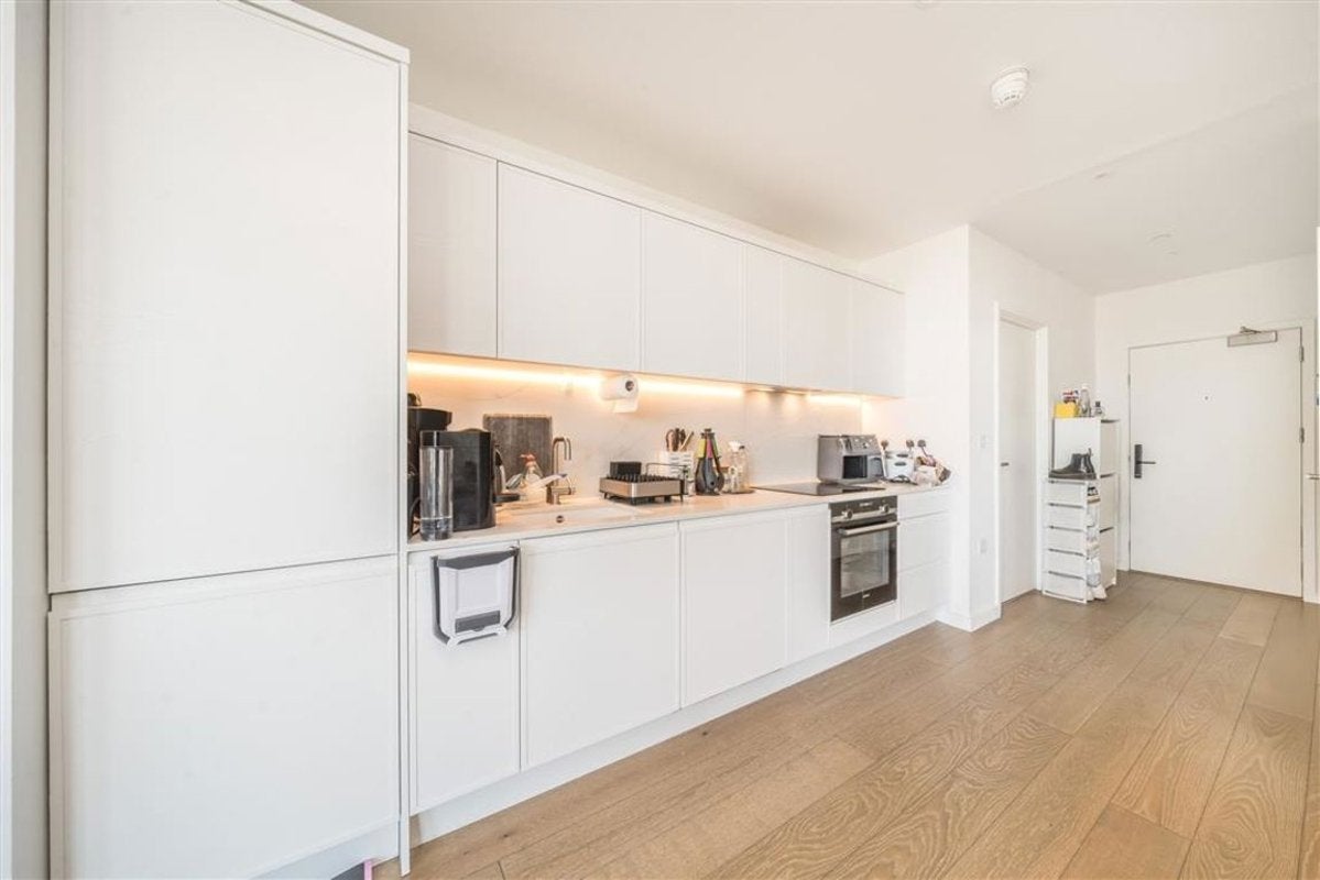 Flat Limehouse Causeway in Greater London