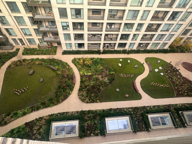 Flat Kennington Lane in Greater London