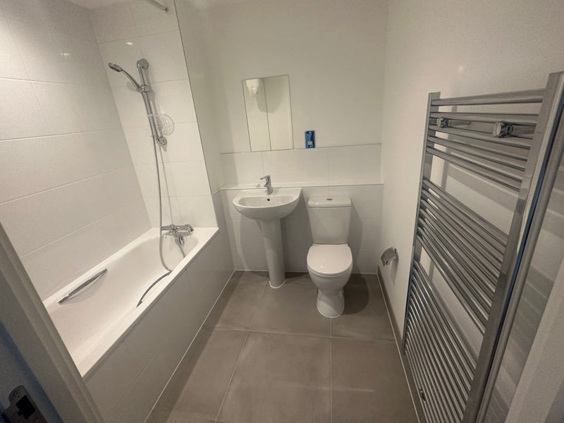 Flat Kennington Lane in Greater London