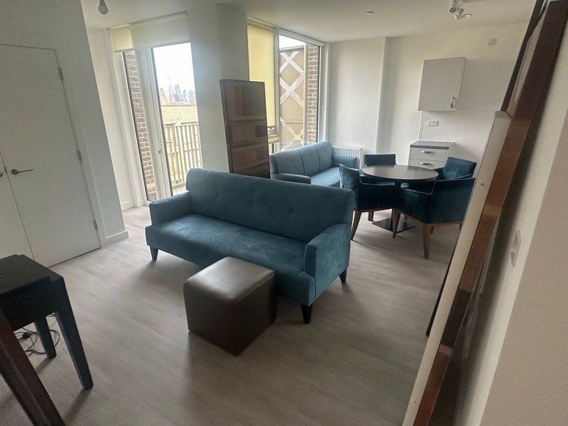 Flat Kennington Lane in Greater London
