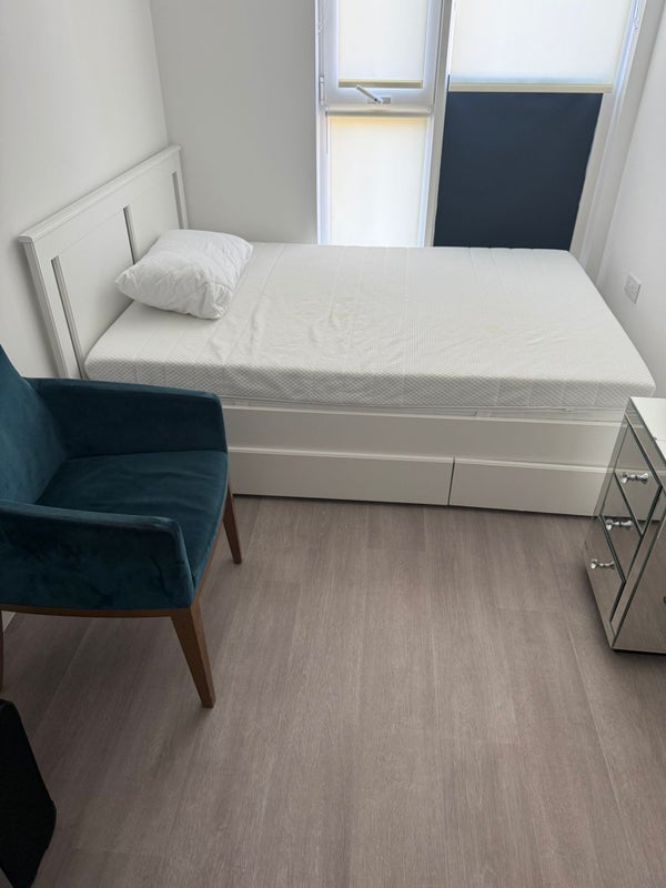 Flat Kennington Lane in Greater London
