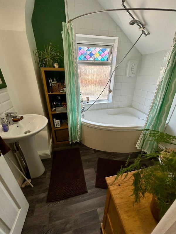 Room Toothill Road in Charnwood